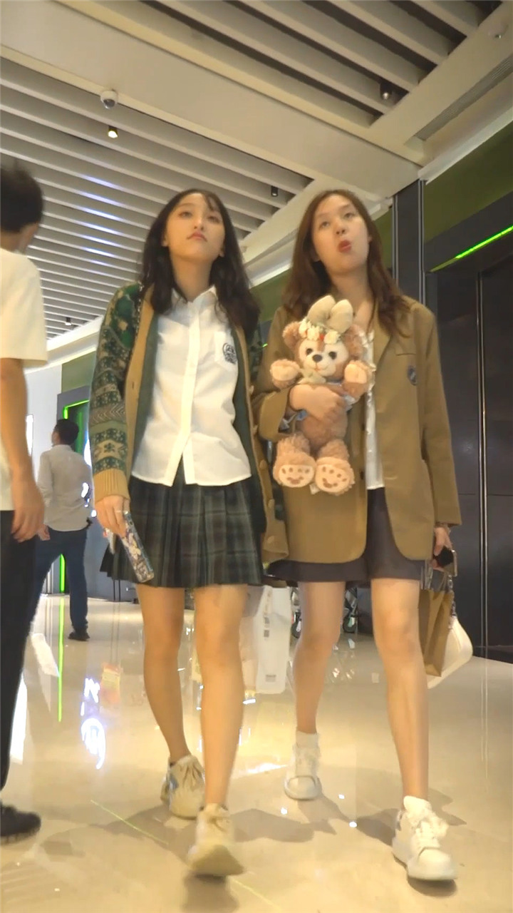 2023年11月YZW最新街拍美女视频[18.7G]