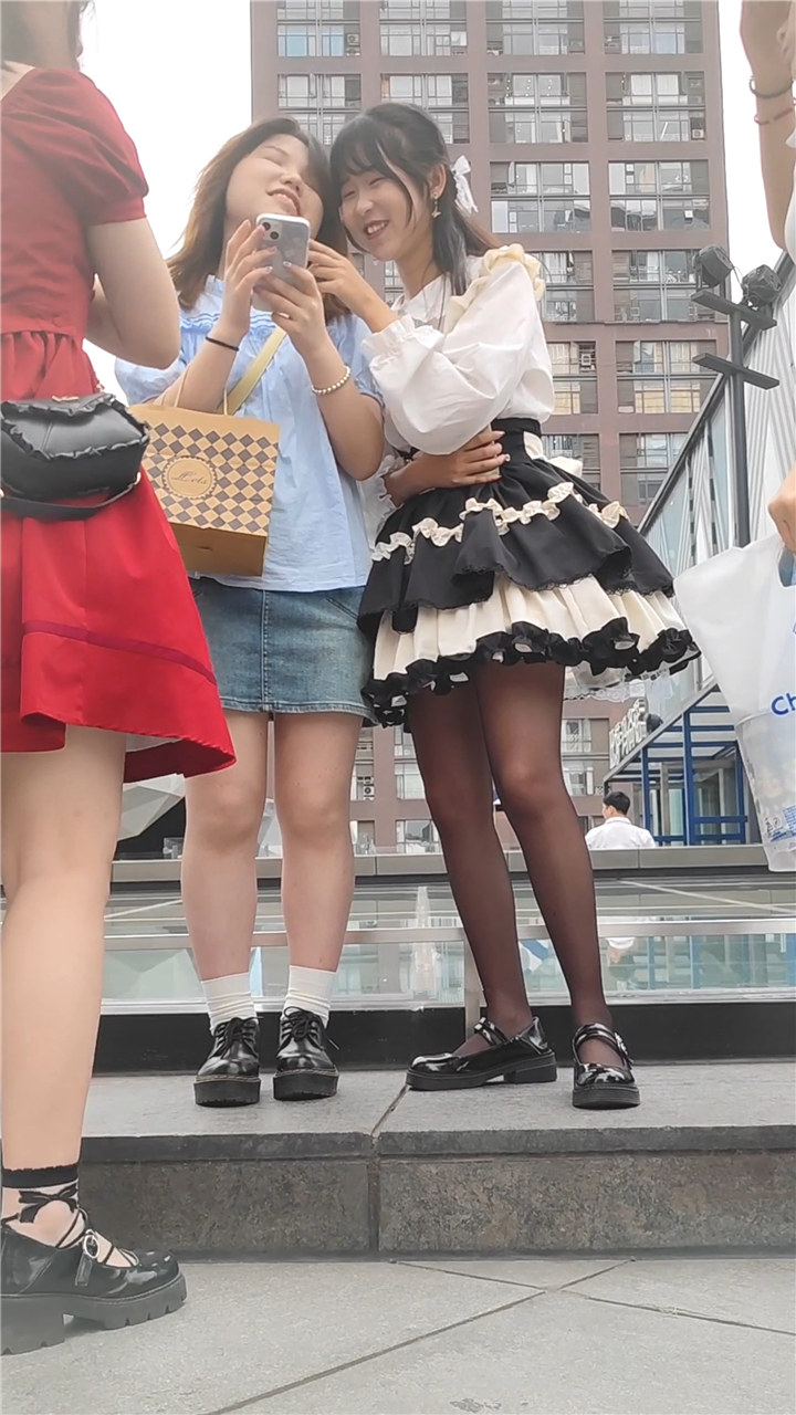 2023年8月XLB最新街拍美女视频[44.9G]