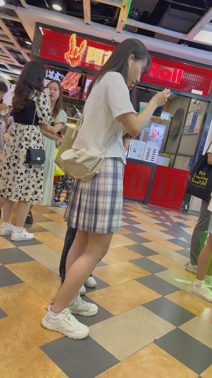 2023年5月KFC最新街拍美女视频[34.5G]