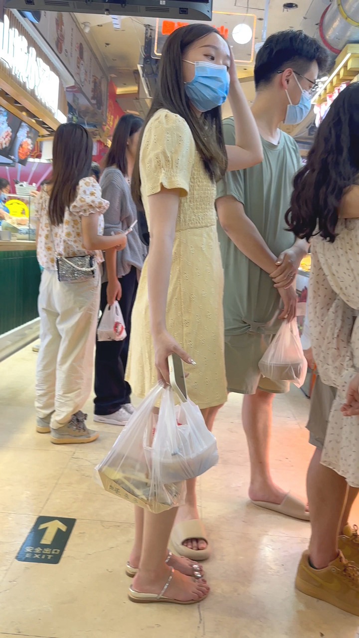 2023年11月KFC最新街拍美女视频[31.9G]
