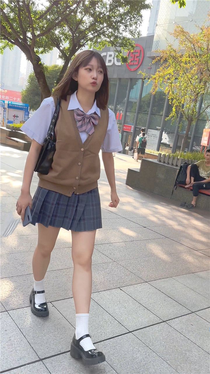 2023年11月KFC最新街拍美女视频[31.9G]