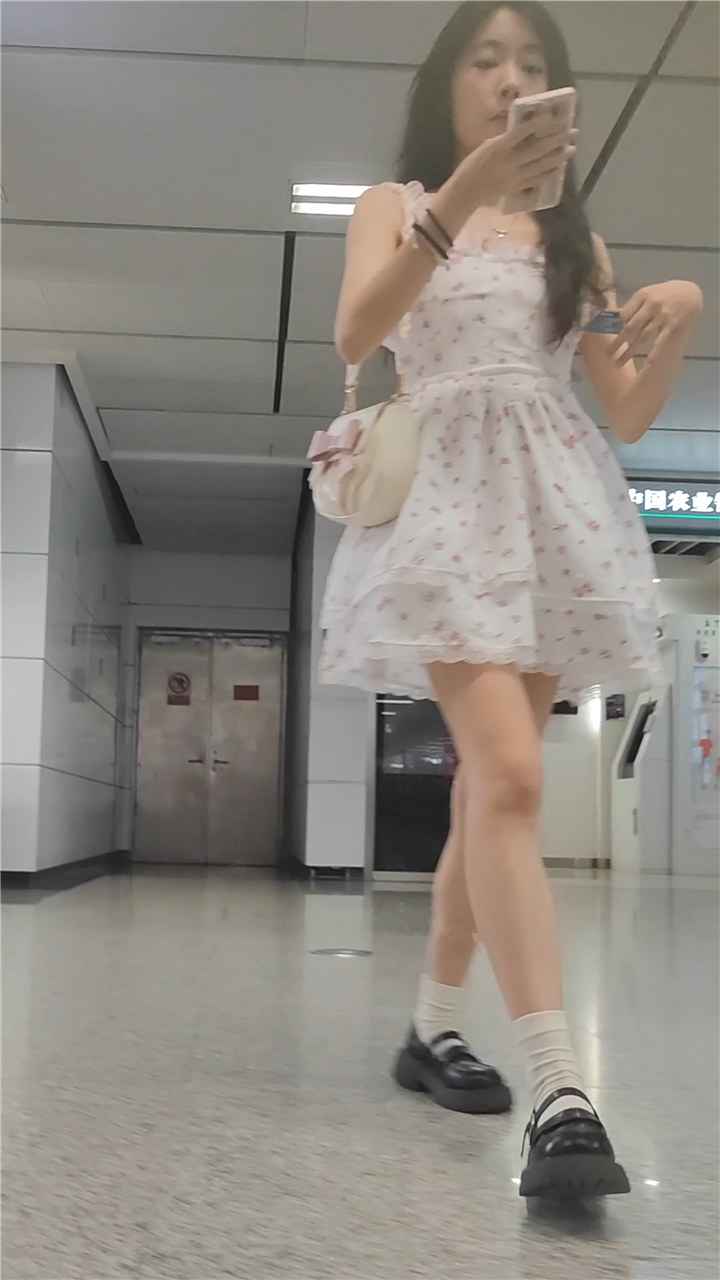 2023年9月XLB最新街拍美女视频[16.1G]