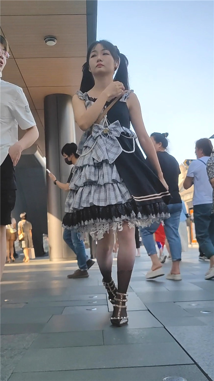 2023年9月XLB最新街拍美女视频[16.1G]