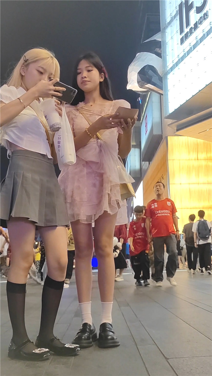 2023年9月XLB最新街拍美女视频[16.1G]