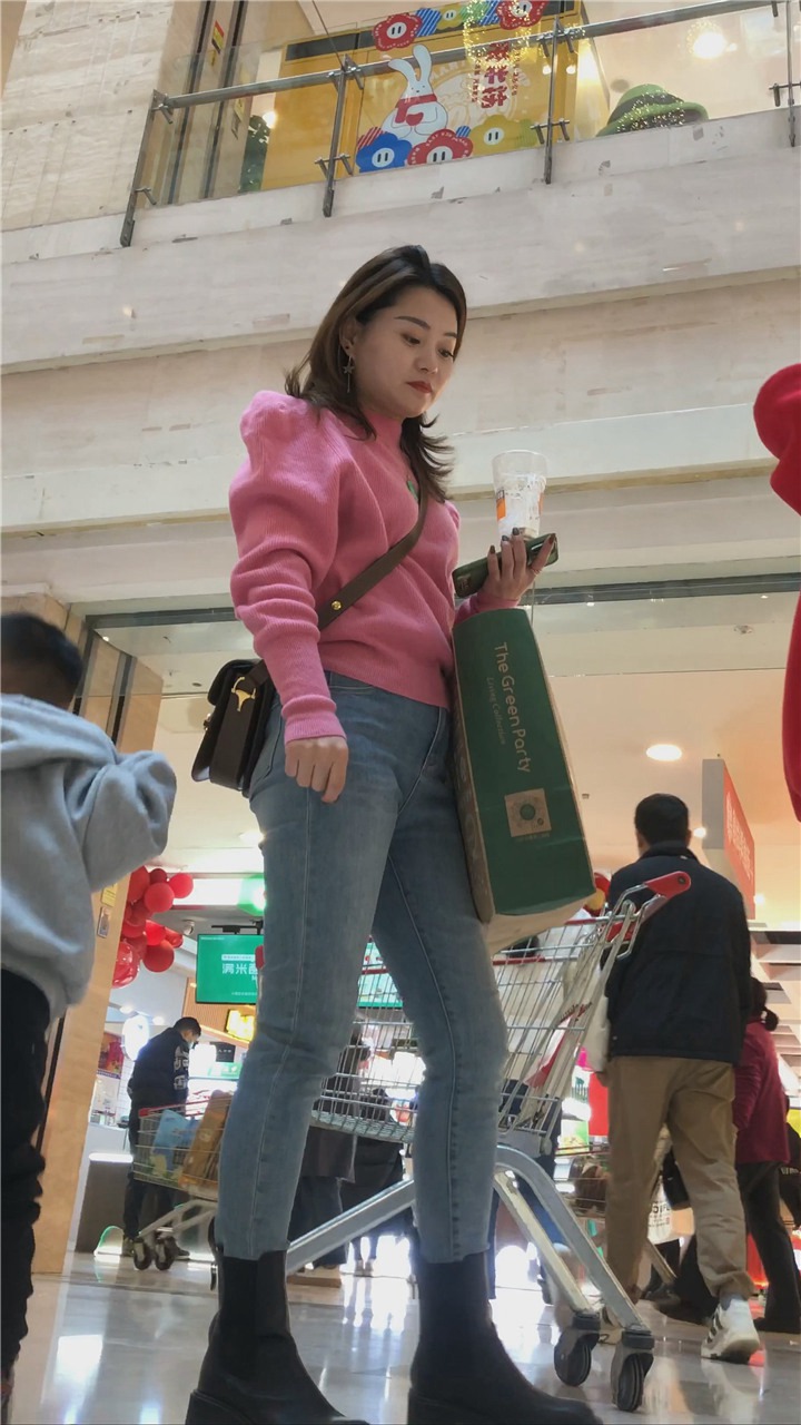 2023年yiche最新街拍美女视频[66.2G]