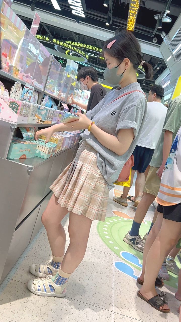 2023年12月KFC最新街拍美女视频[35.4G]