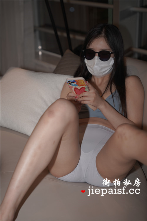 居家美女【套图+视频】