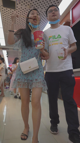 蓝裙美妇空空[171M/MP4]