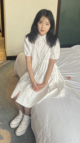 国模小新(128P)[497M/JPG]