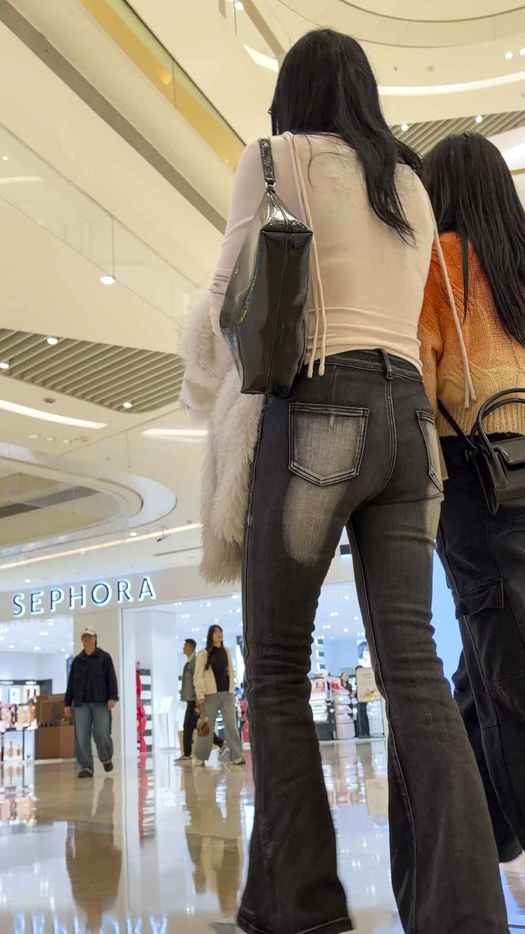 包臀紧牛宽臀妹子(积分95)