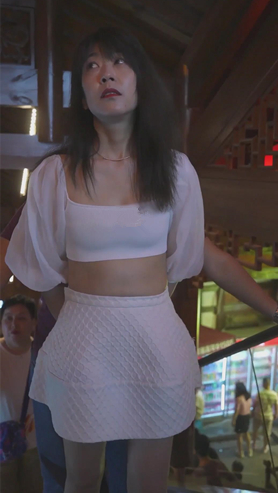 透气白裙美女[358M/MP4]