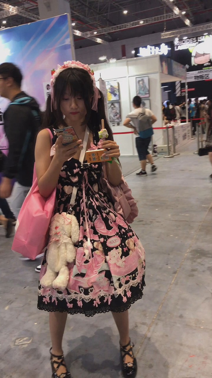 华尔兹大师2020街拍美女合集[6.77G]