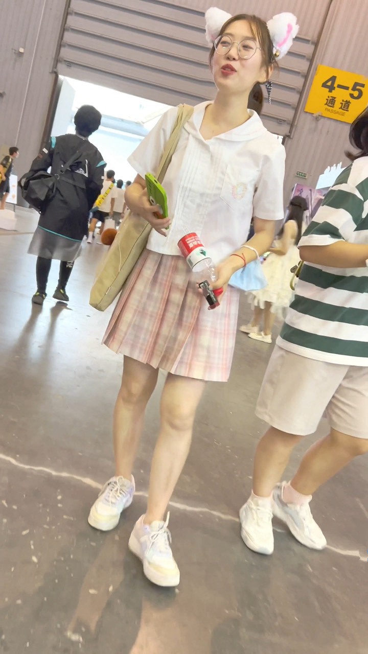 2024年1月KFC最新街拍美女视频[32.4G]
