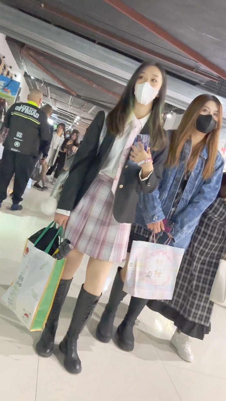 2024年1月KFC最新街拍美女视频[32.4G]