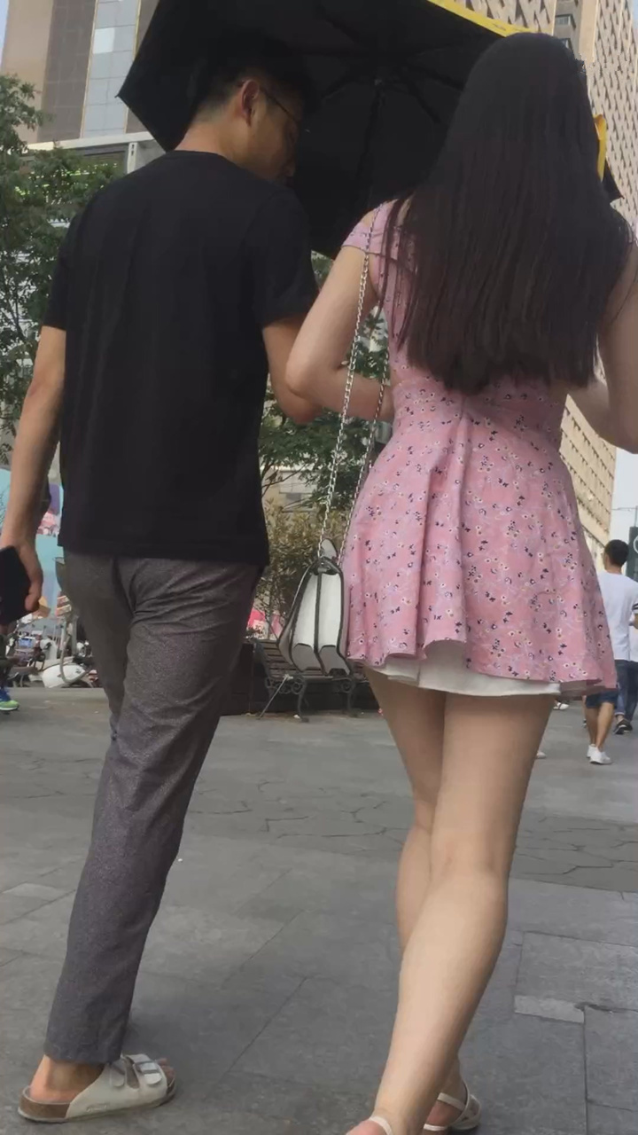 2020商场街拍美女视频合集[1.9G]