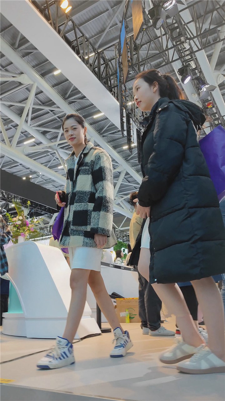 元宵节最新车展美女4K视频[13.3G]