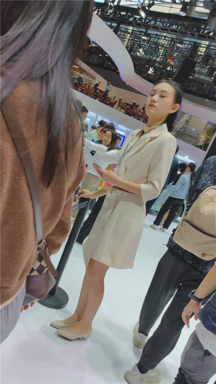 元宵节最新车展美女4K视频[13.3G]