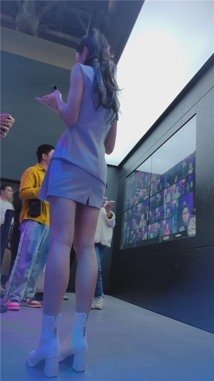 元宵节最新车展美女4K视频[13.3G]