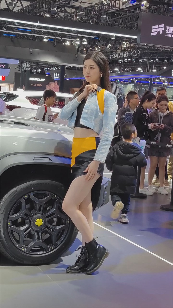 元宵节最新车展美女4K视频[13.3G]