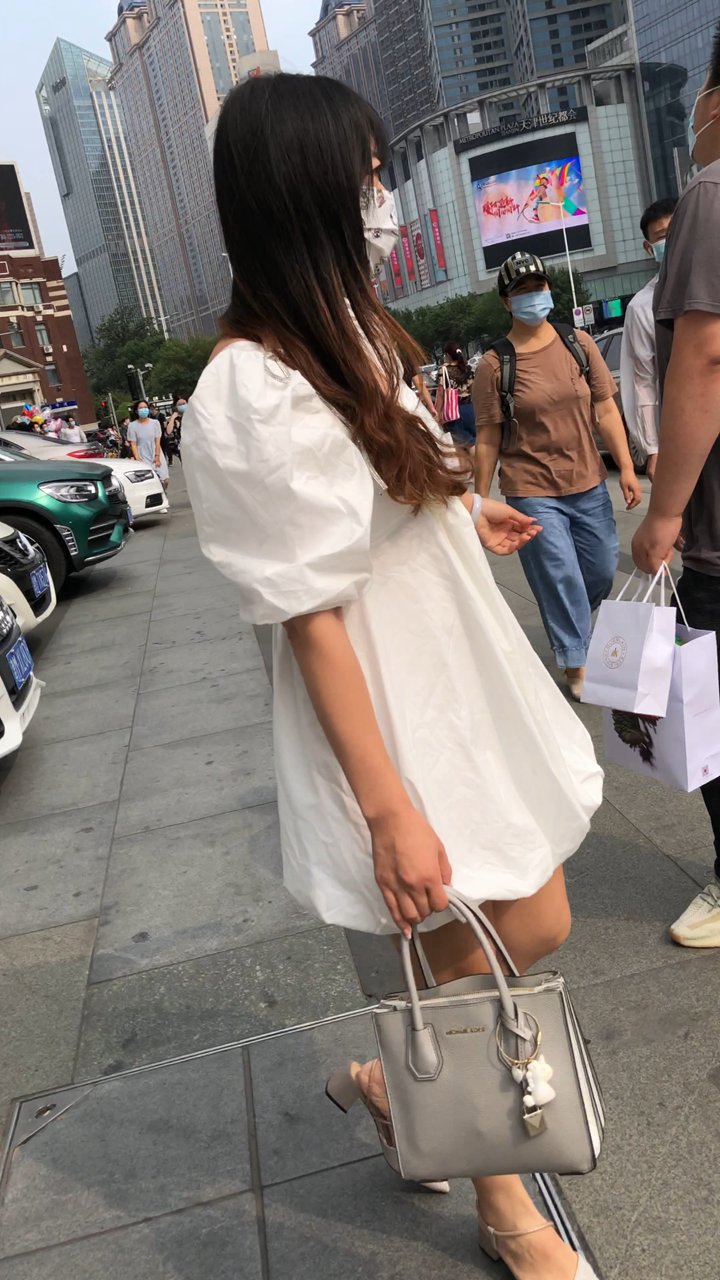 2021年极品街拍美女4K无水印视频[28.3G]