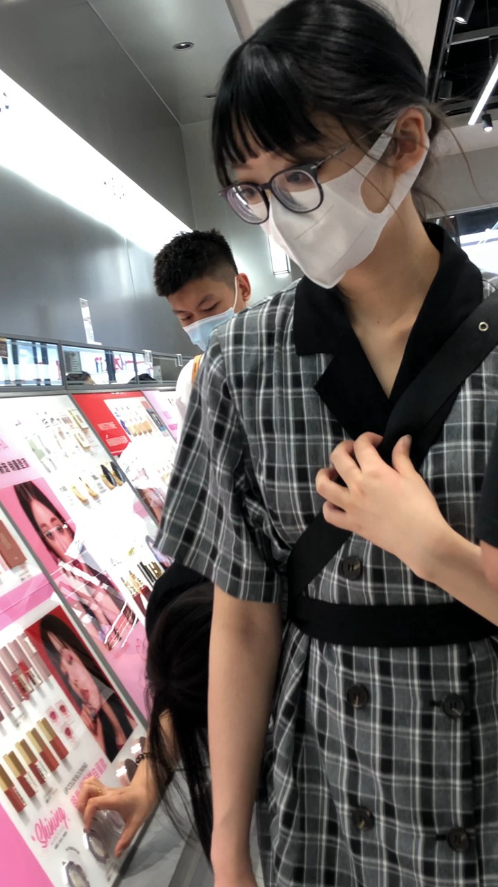 2021年极品街拍美女4K无水印视频[28.3G]