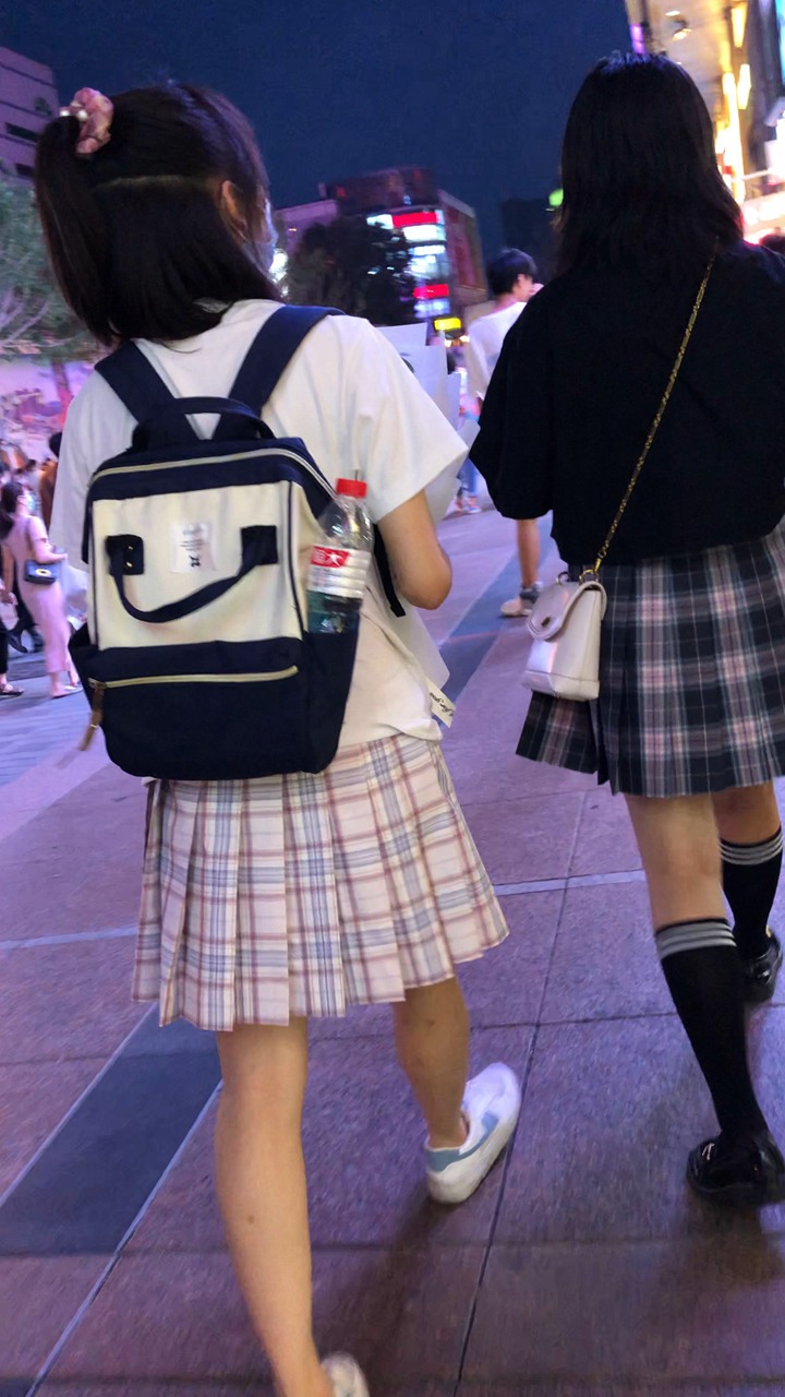 2021年极品街拍美女4K无水印视频[28.3G]