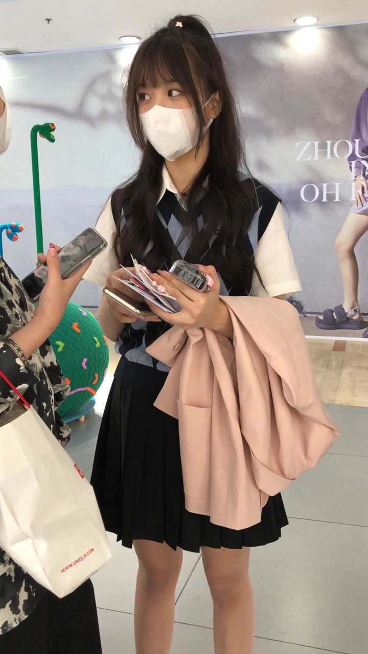 2021年极品街拍美女4K无水印视频[28.3G]