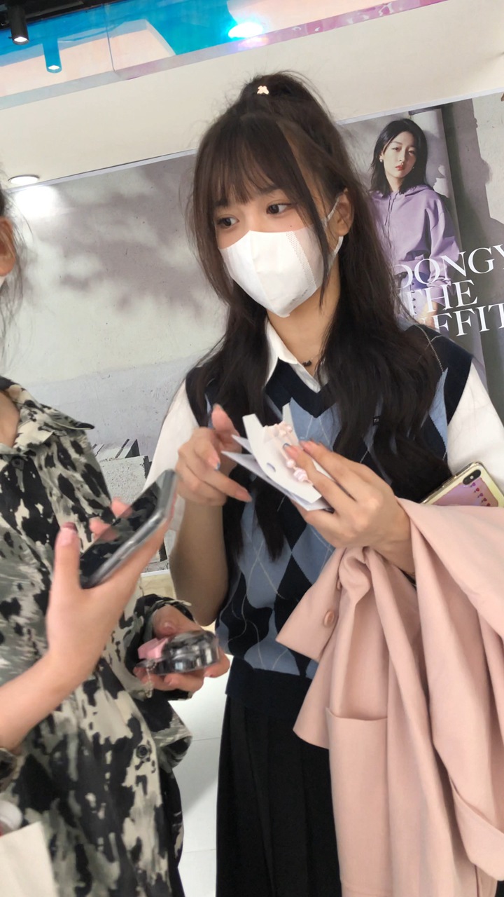 2021年极品街拍美女4K无水印视频[28.3G]