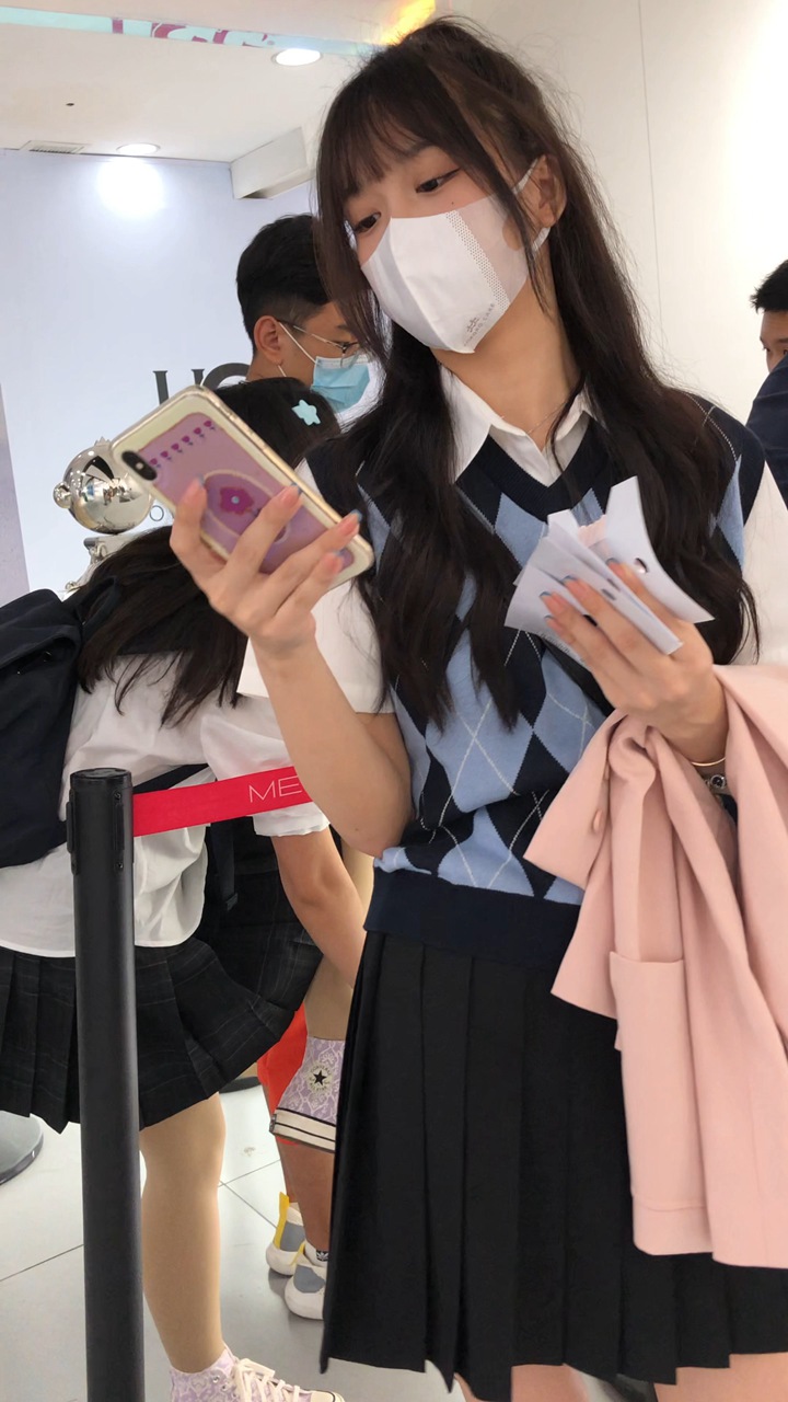 2021年极品街拍美女4K无水印视频[28.3G]