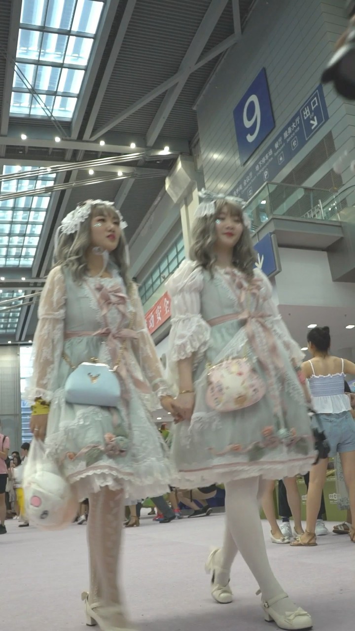 华尔兹大师2018街拍美女合集共151部[16.5G]