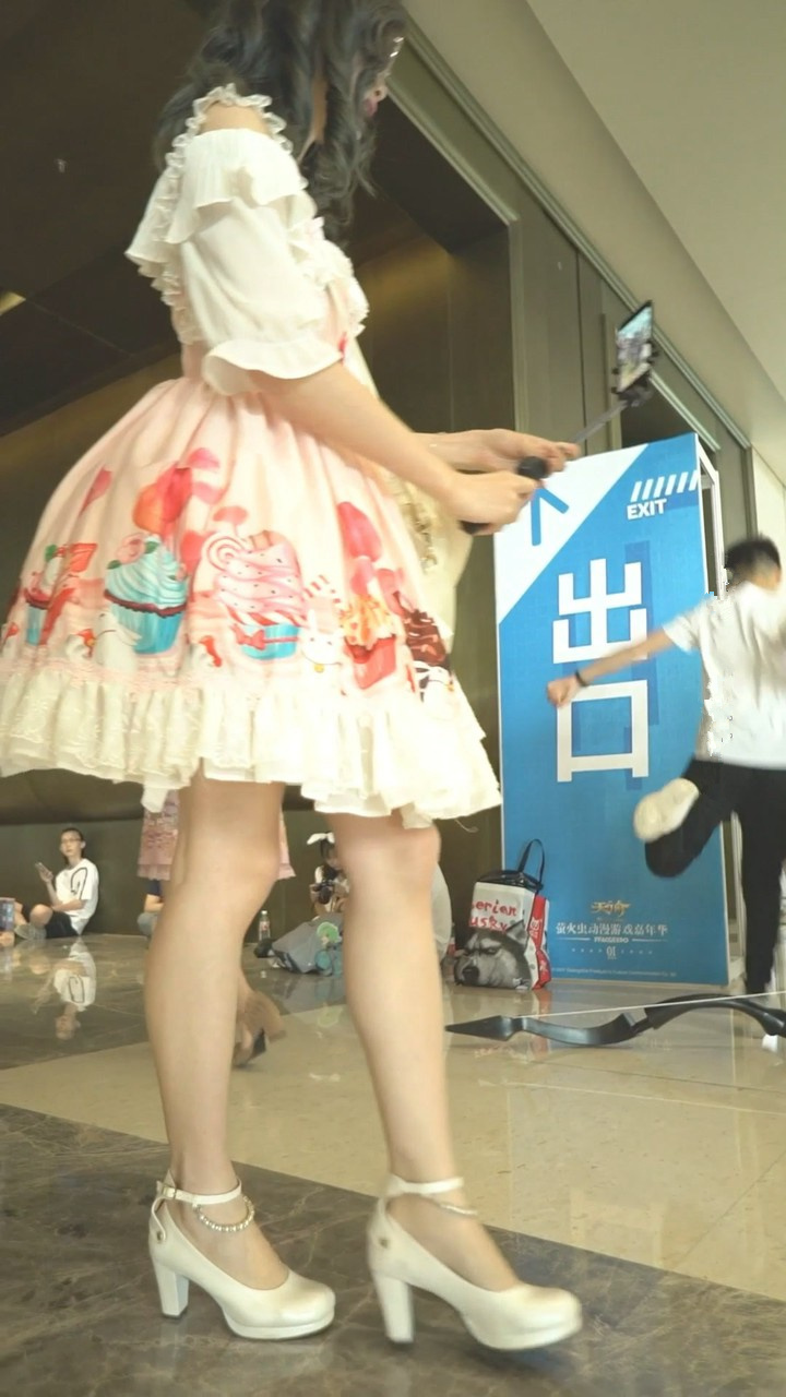 华尔兹大师2018街拍美女合集共151部[16.5G]