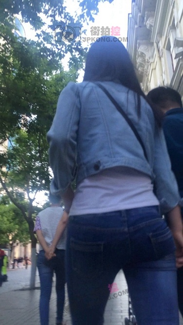 跟拍蓝牛紧臀MM[164M/MP4]