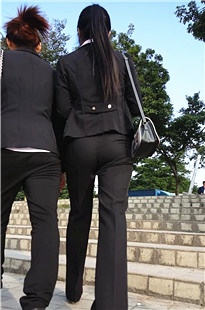 职业装翘臀OL妹子[608M/MP4]