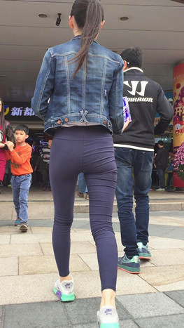 极品紧身裤美女[429M/MP4]