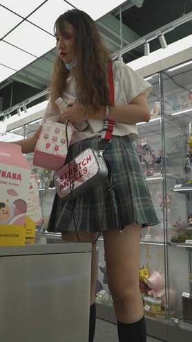 【CD】漂亮的百褶裙美女[144M/MP4]