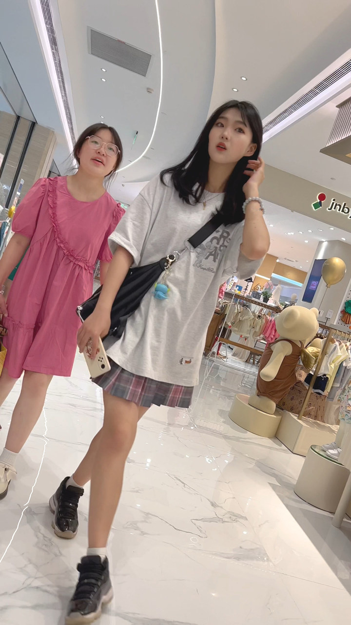 2023年9月KFC最新街拍美女视频[21.8G]