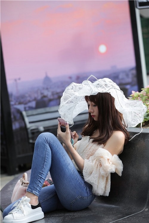 紧身牛仔裤美女(41P)[620M/JPG]