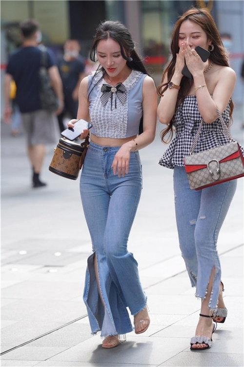 两个紧牛美女(80P)[1.11G/JPG]