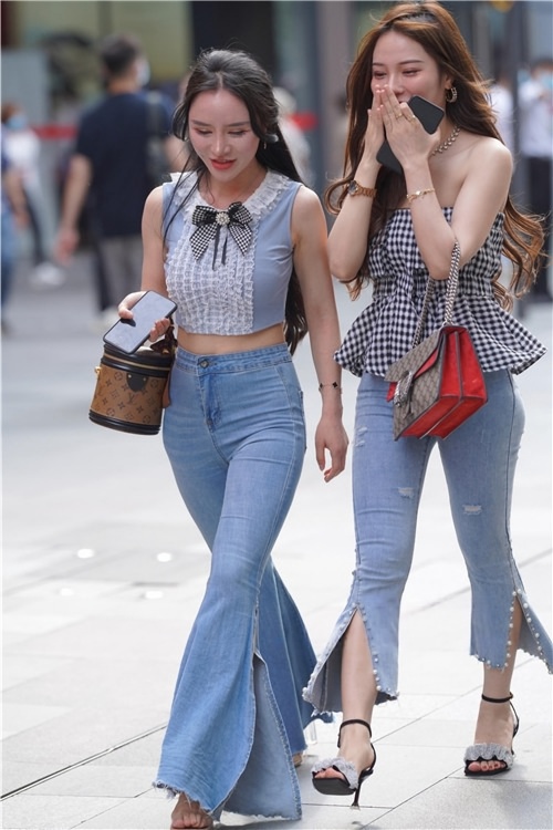 两个紧牛美女(80P)[1.11G/JPG]