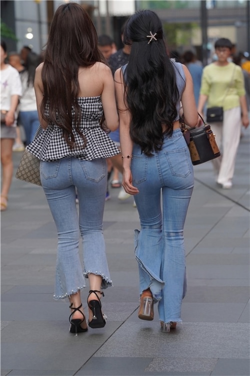 两个紧牛美女(80P)[1.11G/JPG]