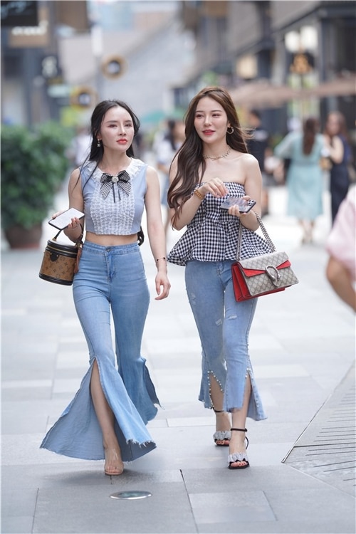 两个紧牛美女(80P)[1.11G/JPG]