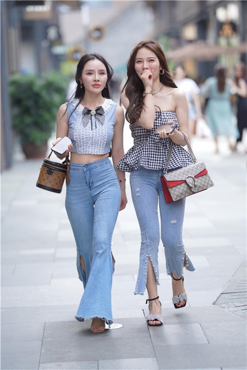 两个紧牛美女(80P)[1.11G/JPG]