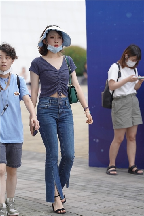 紧牛美女【套图+视频】