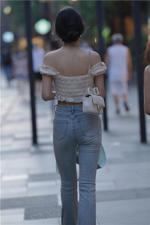 牛仔美女好身材(86P)[1.36G/JPG]