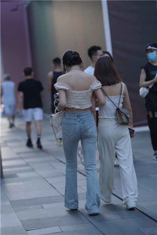 牛仔美女好身材(86P)[1.36G/JPG]