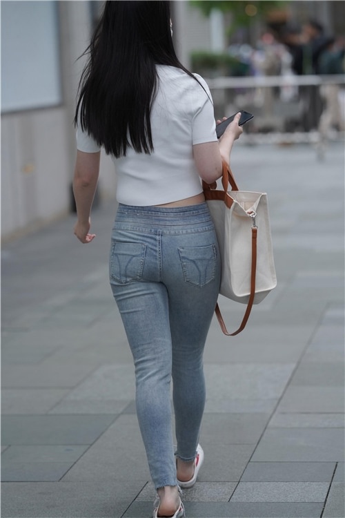 牛仔小妹(37P)[527M/JPG]