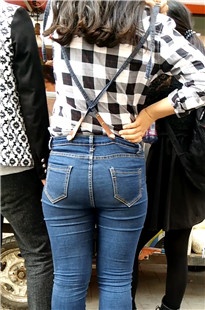 肉感十足的蓝牛圆臀妹子[429M/MP4]