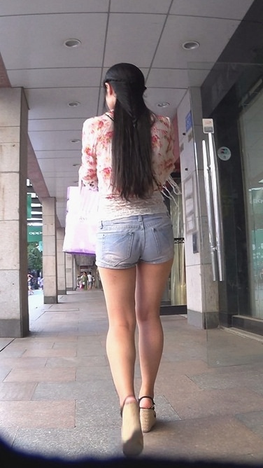 肥美牛仔热裤丰腴美眉[363M/MTS]