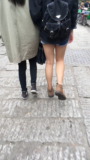 街拍热裤MTMM [158M/MOV]