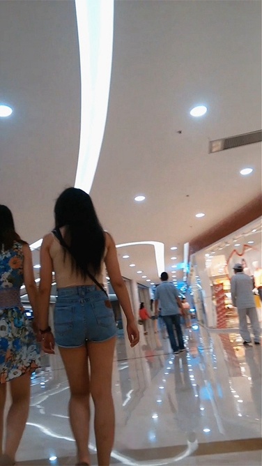 商场高腰紧牛美眉[62M/MP4]